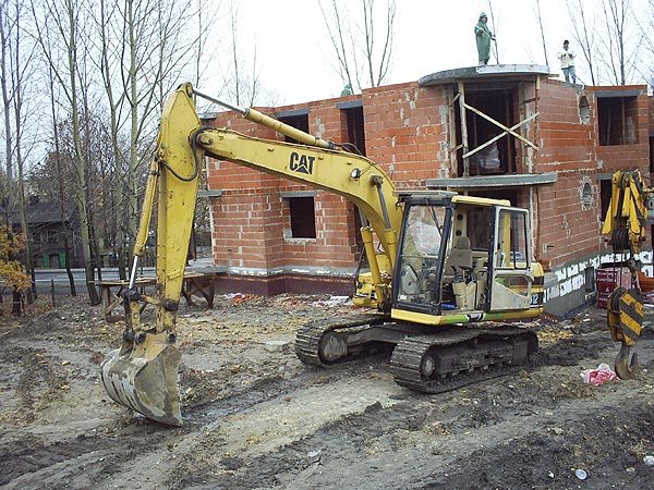 Koparka na budowie
